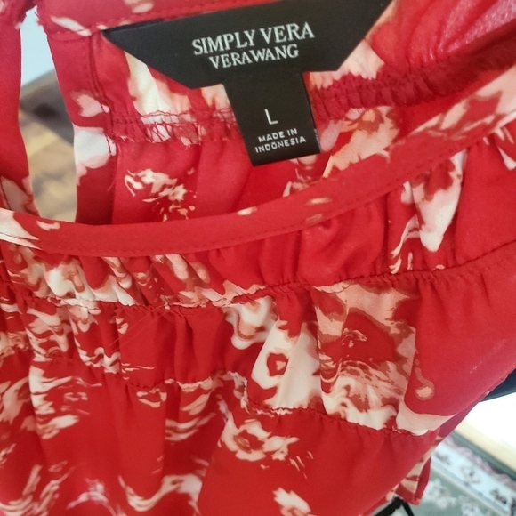 Simply Vera Vera Wang Yoke Front Shell Sleeveless Red & White Floral Sz L Tunic - Picture 3 of 11